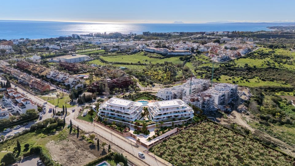 Contemporary Two-Bedroom Apartment with Sea Views in New Golden Mile, Estepona