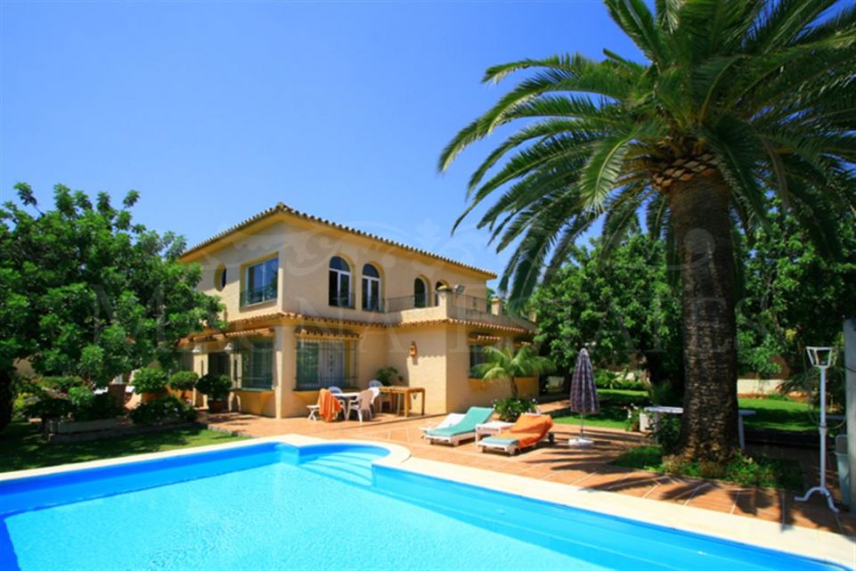 Large classic villa in the center of Marbella