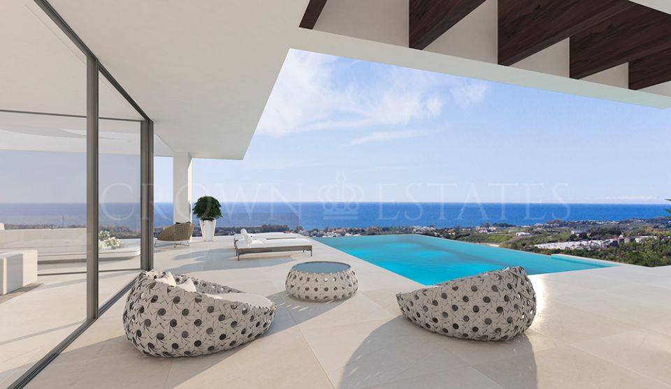 Villa for sale in Selwo, Estepona