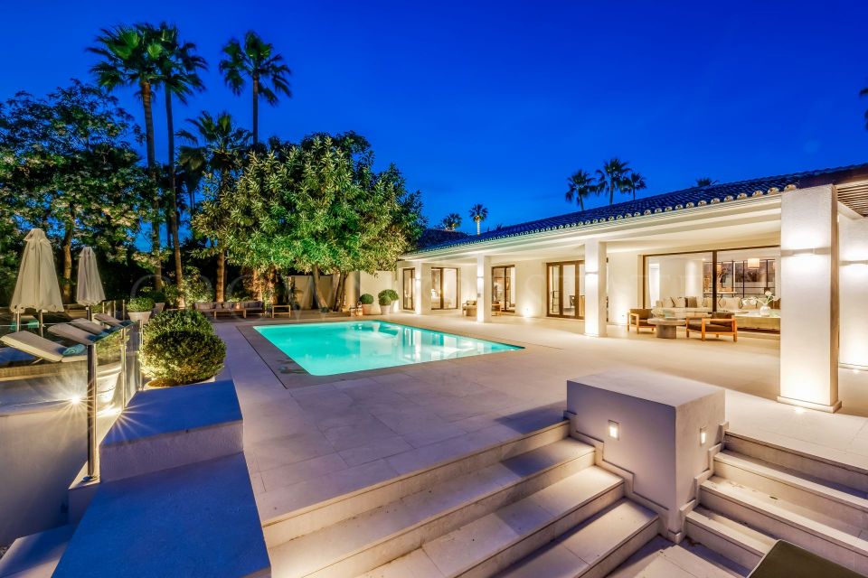Villa for sale in Nueva Andalucia, Marbella