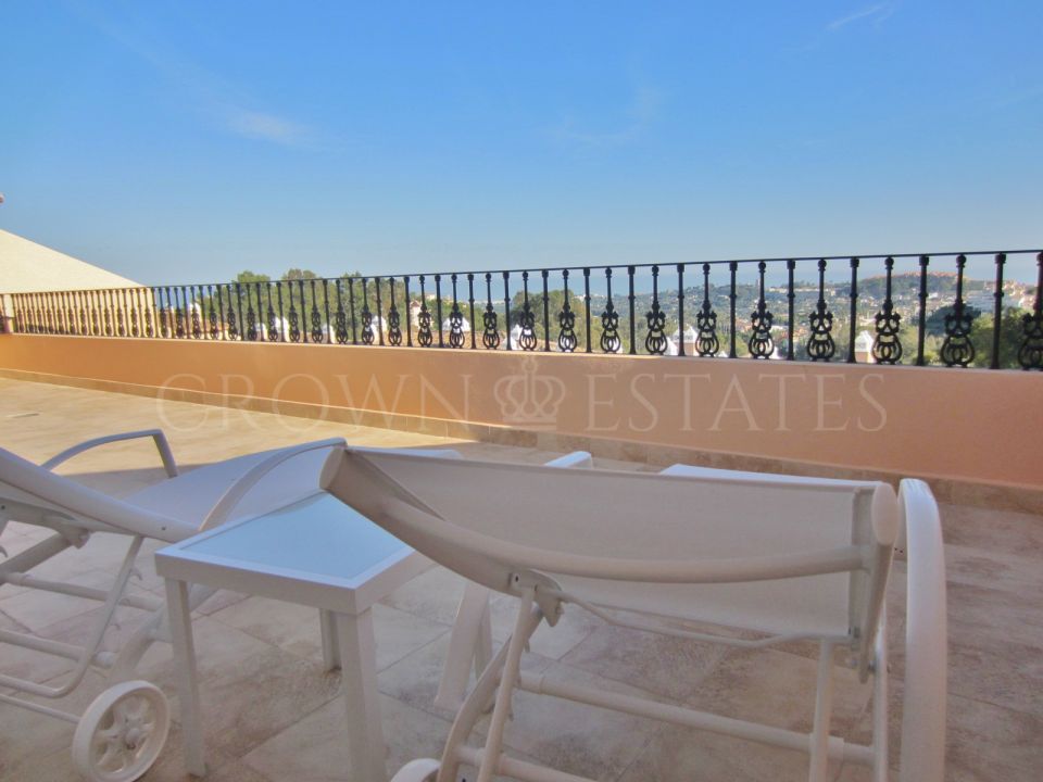 Apartment for sale in Vista Real, Nueva Andalucia
