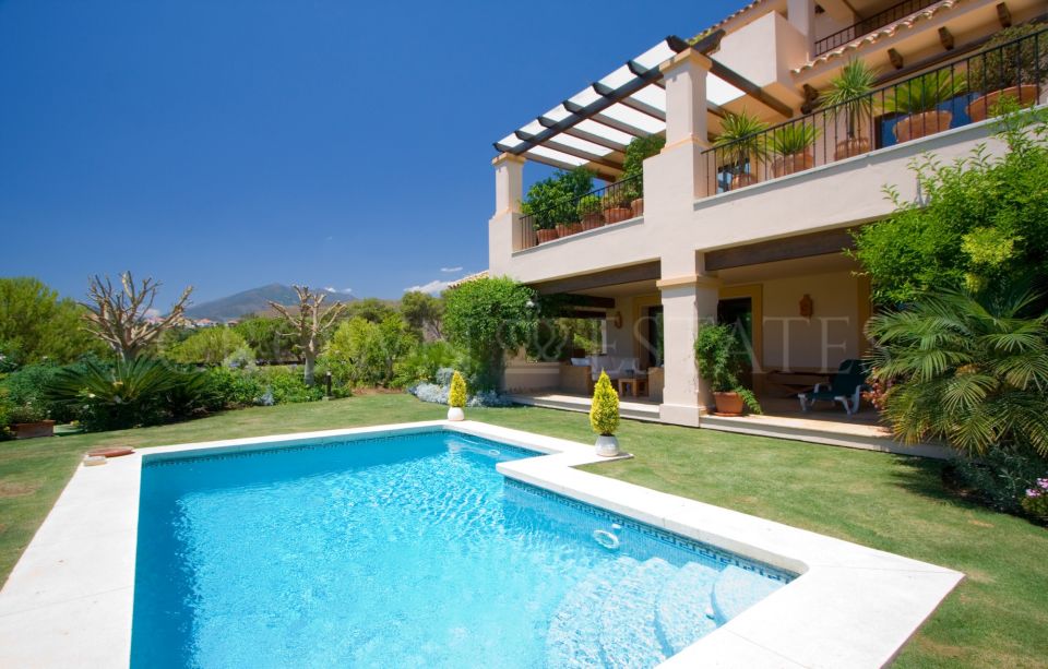 Ground Floor Apartment for sale in Aloha Park, Nueva Andalucia