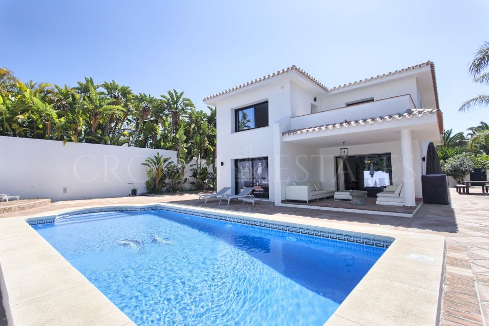 Villa for sale in Los Monteros Playa, Marbella East