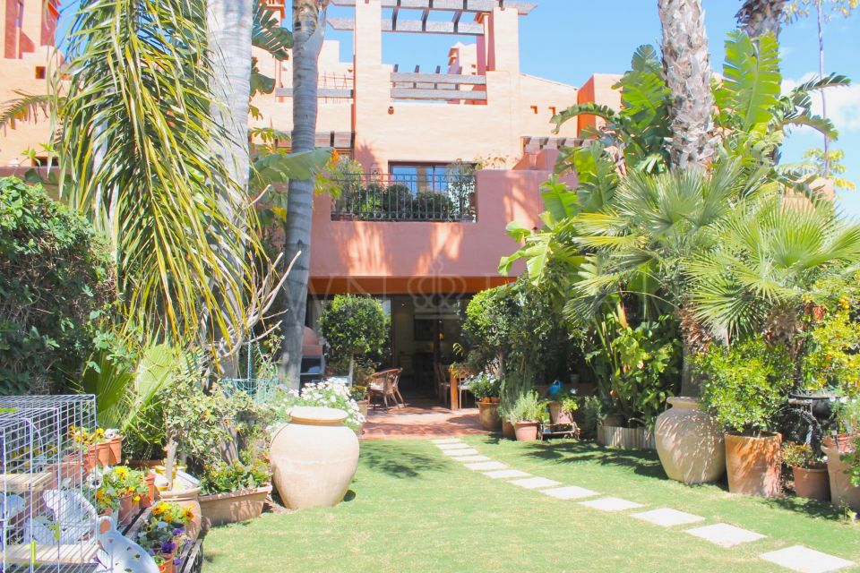 Town House for sale in Altos de Puente Romano, Marbella Golden Mile