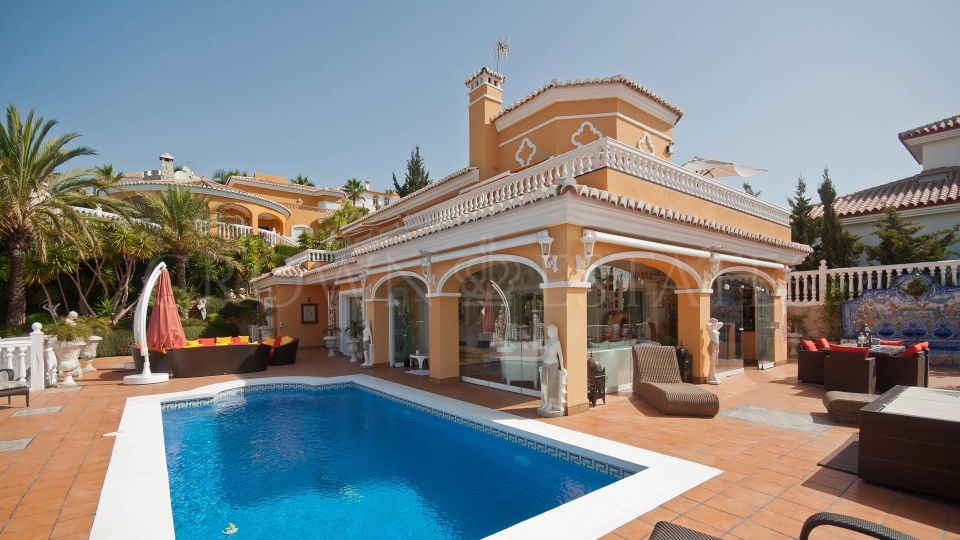 Villa for sale in Torrenueva, Mijas Costa