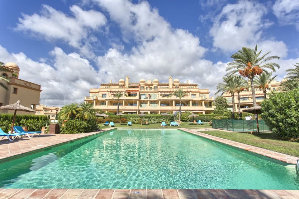 Apartment for sale in Los Flamingos Golf, Benahavis
