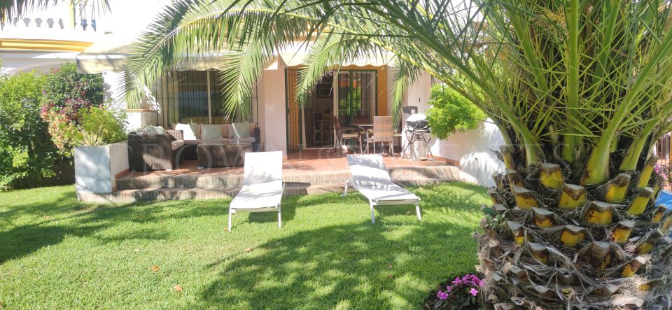 Frontline beach 5 bedroom townhouse. Great Investment opportunity . San Pedro de Alcantara