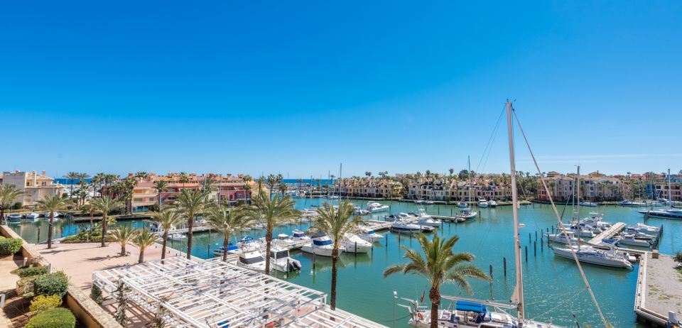 Panoramic views of La Marina de Sotogrande