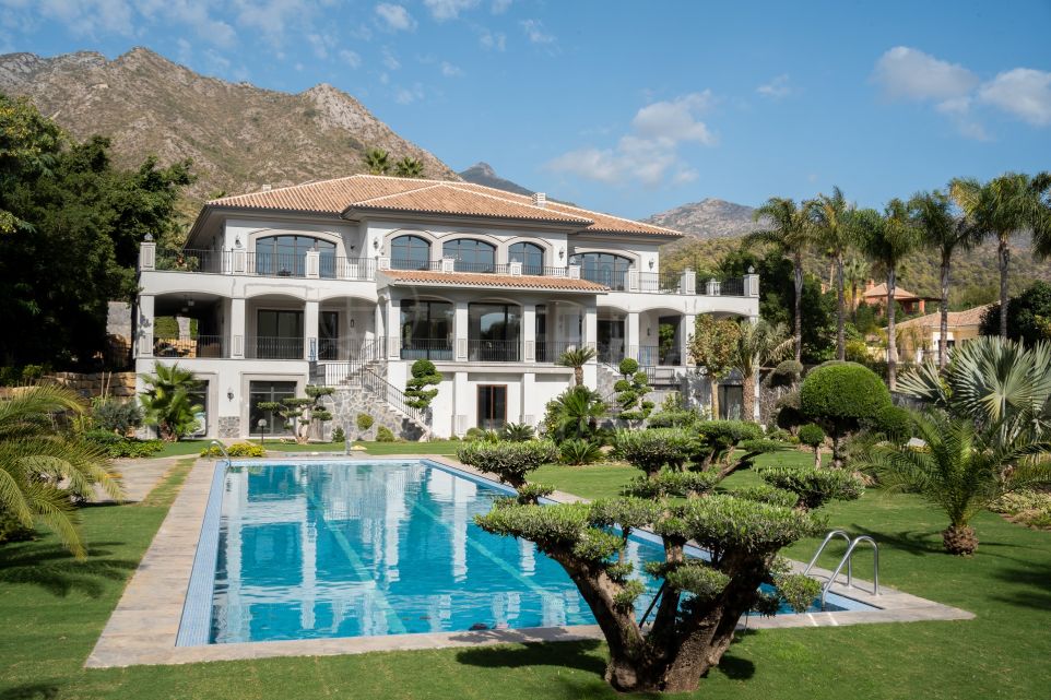 Nouvelle villa magistralement exécutée qui impressionne à chaque étape à vendre à Sierra Blanca, Marbella Golden Mile