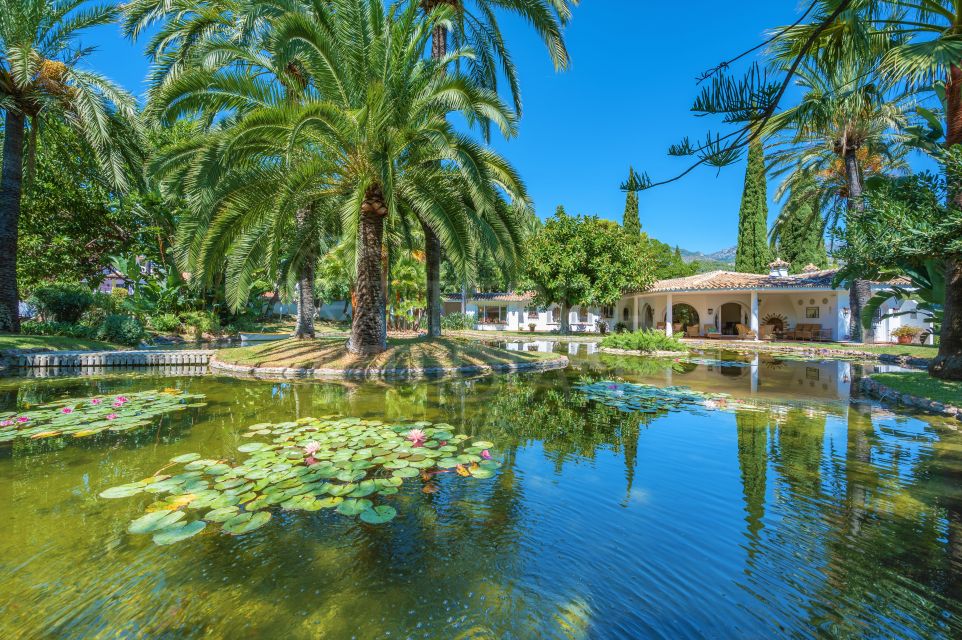 Villa especial de un solo nivel en una gran parcela en venta en Nagüeles, Milla de Oro de Marbella