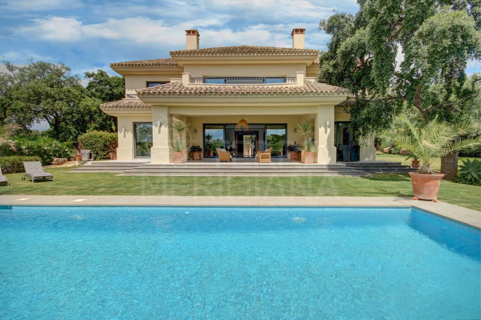 Fabuleuse villa de luxe de 5 chambres à vendre à Altos de Valderrama, Sotogrande.