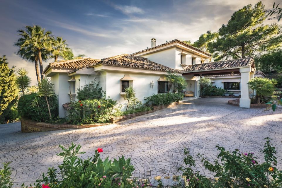 Villa de lujo única en venta en la deseada La Cerquilla, Nueva Andalucía, Marbella