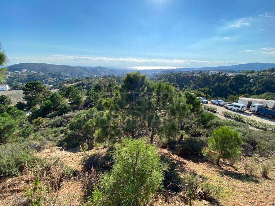 Breathtaking sea view plot with tranquility for sale in the Marbella Club Golf Resort, Benahavis