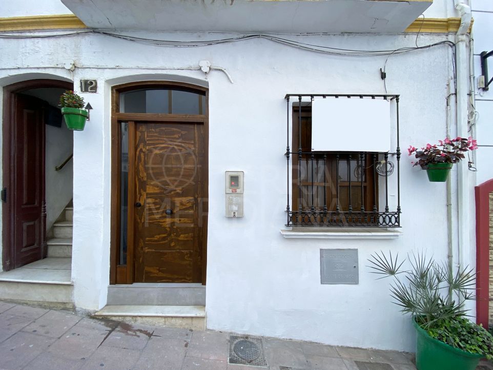 Recently refurbished ground floor 2 bedroom apartment for sale in Estepona Old Town