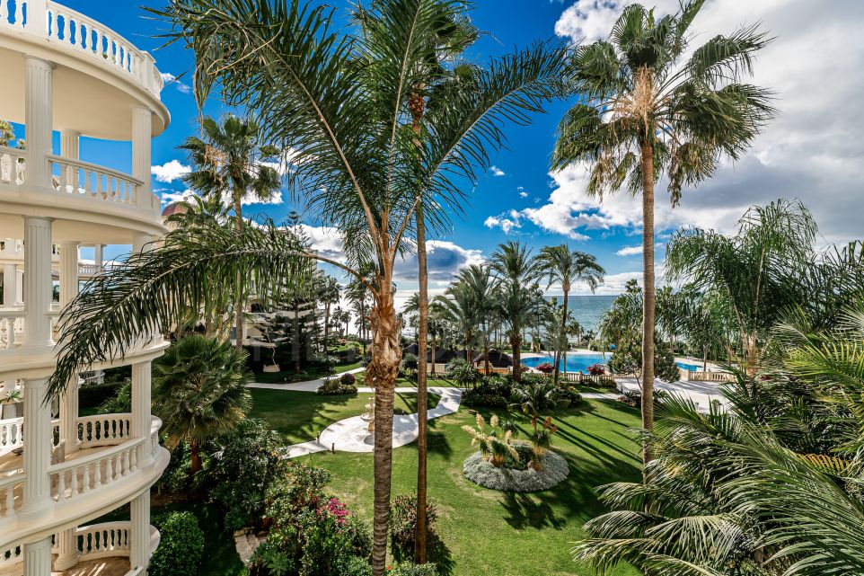 Impeccable beachfront apartment with commanding sea views for sale in prime Las Dunas Park, Estepona