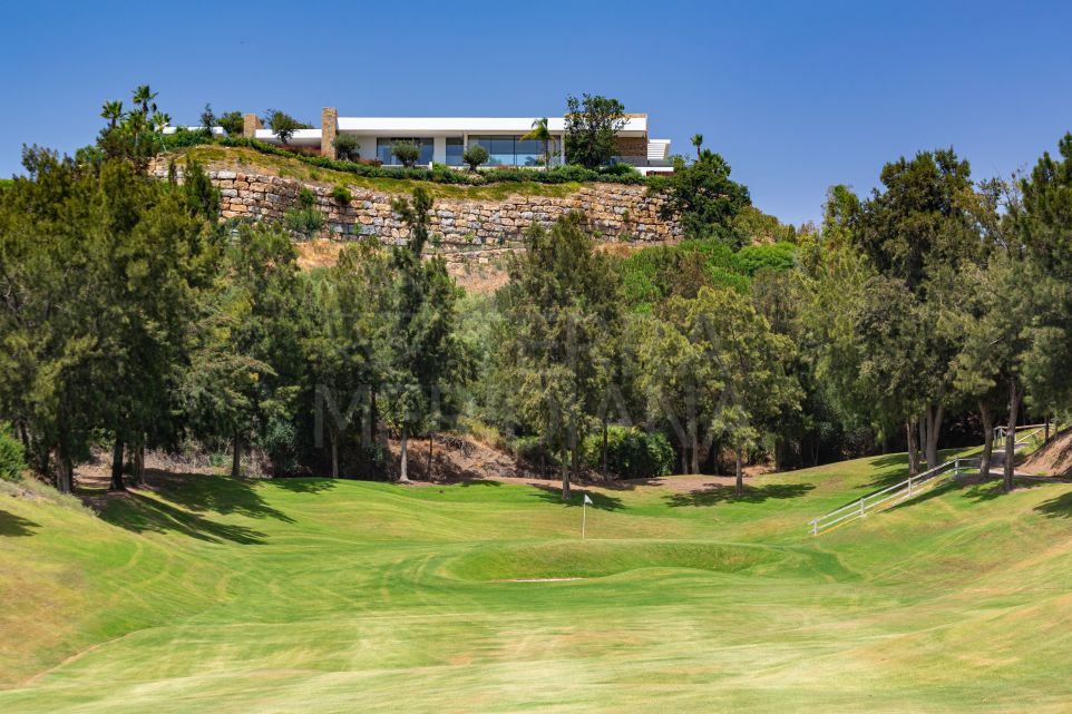 Magnifique villa de luxe de style contemporain avec 6 chambres à vendre dans le Marbella Club Golf Resort avec vue sur la mer