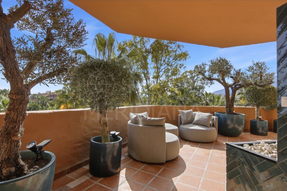 Апартамент на продажу в Melia Hacienda del Mar, Эстепона