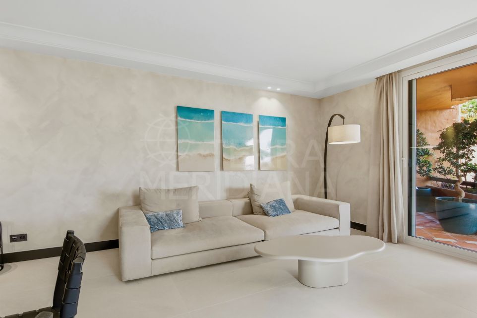 Апартамент на продажу в Melia Hacienda del Mar, Эстепона