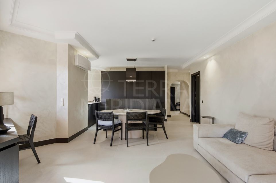 Апартамент на продажу в Melia Hacienda del Mar, Эстепона