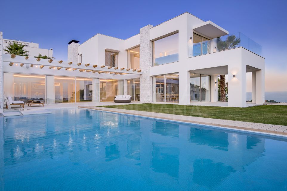 Fabulous new built villa with 5 bedrooms and sea views for sale in Selwo, Estepona New Golden Mile