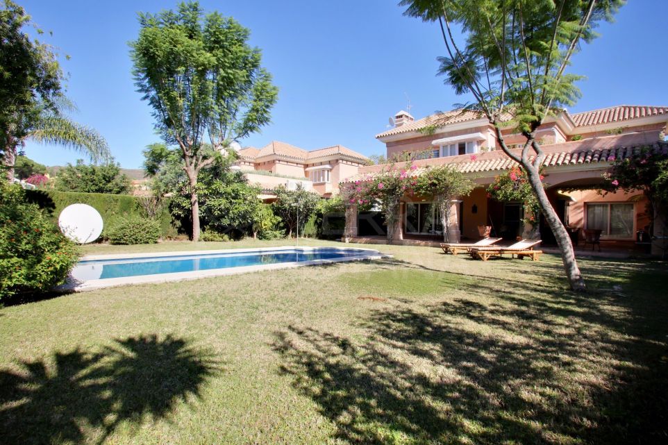 Beautiful 4 Bedroom Villa for sale in Marbella, Nueva Andalucia