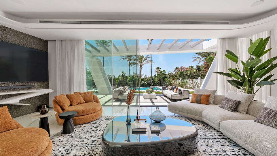 Villa contemporaine neuve à vendre à Los Monteros Playa, Marbella Est