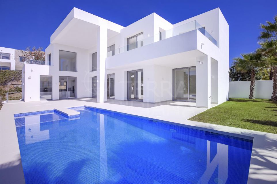 New contemporary luxury villa with unbeatable sea and golf views for sale in Puerto del Capitan, Benahavis