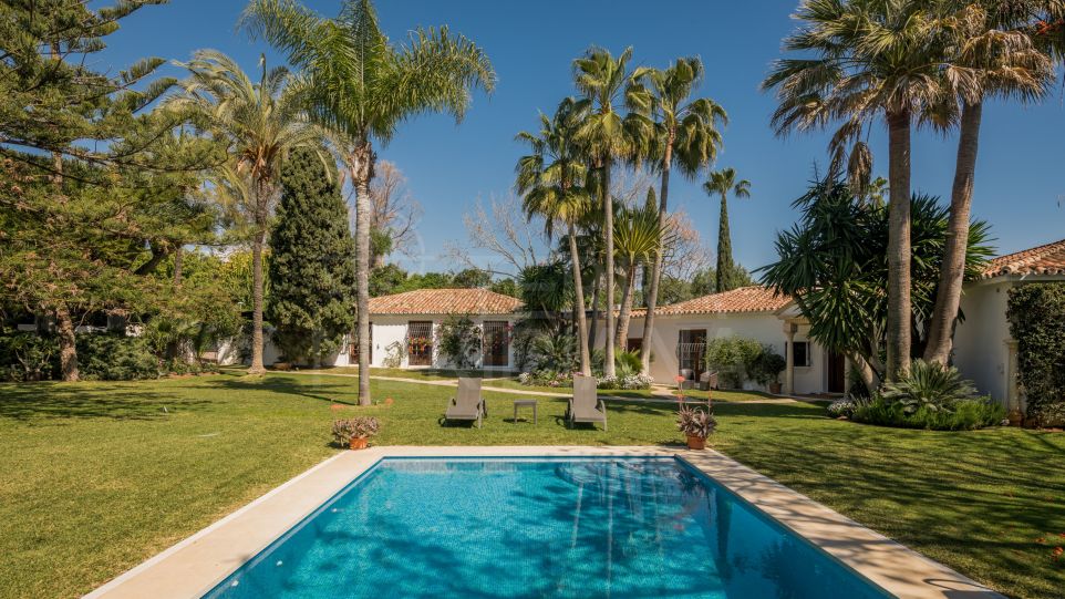 Refurbished south facing villa with heated pool for sale in Guadalmina Baja, San Pedro de Alcantara