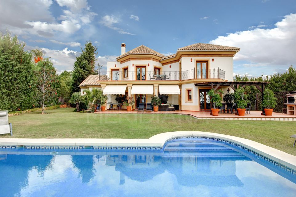 Spectacular 6 bedroom luxury villa with sea and golf views for sale in Los Flamingos, Benahavis