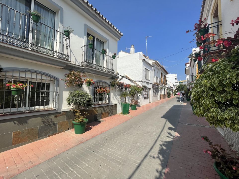 Plot for sale in the old town centre of Estepona, 3 minutes from the beach
