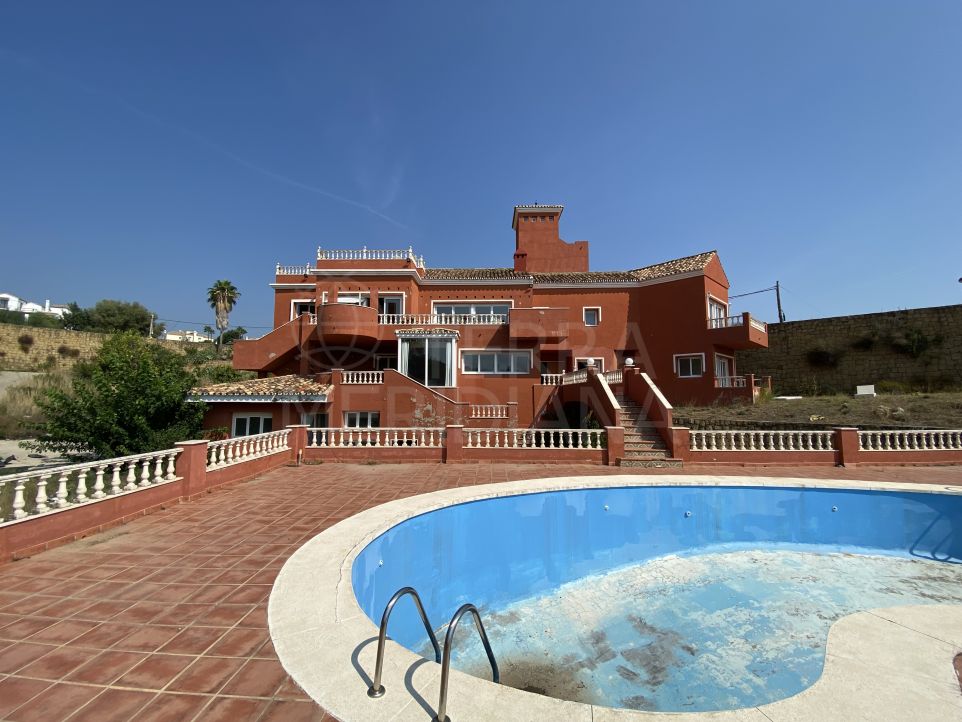 Villas for sale in Selwo, Estepona