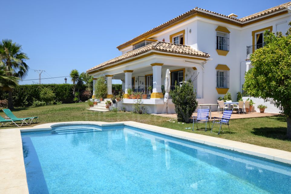Andalusian style 4 bedroom villa full of potential for sale in Valle del Sol, San Pedro de Alcantara, Marbella