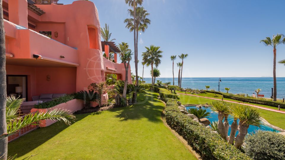 Front line beach ground floor apartment for sale in Estepona's New Golden Mile