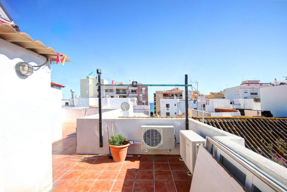 Hostel for sale 100m from the beach in the heart of Estepona old town