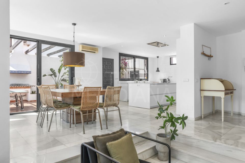 6 Bedroom Contemporary Luxury Villa Near Puerto Banús