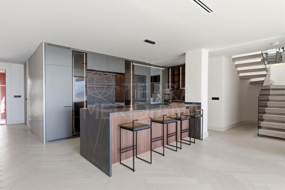 Пентхаус дуплекс на продажу в Monte Halcones, Бенахавис