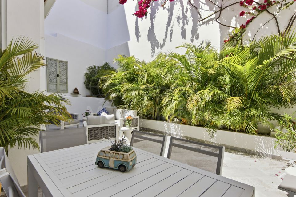 Exclusiva casa adosada reformada de 3 dormitorios en venta en el Casco Antiguo de Estepona