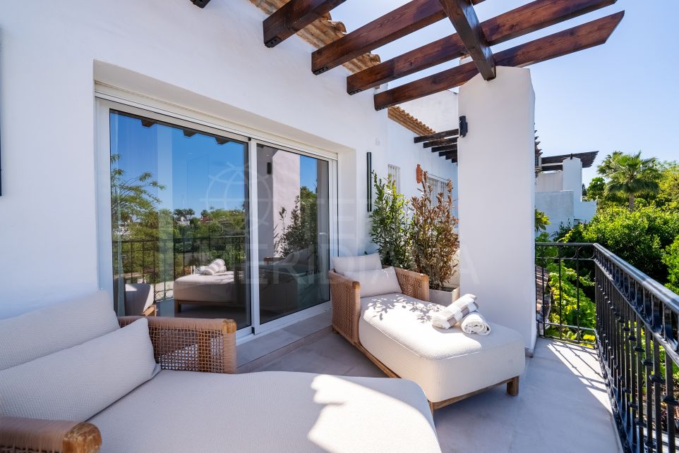 Modern Mediterranean Town Villa in Altos de Puente Romano, Marbella Golden Mile