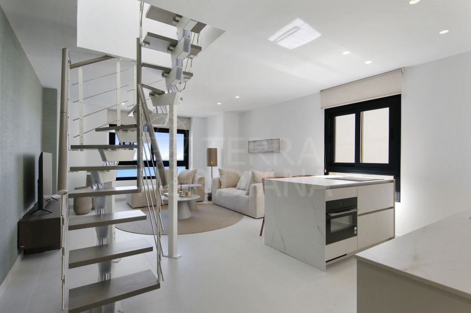 Magnificent and fully reformed 1 bedroom front line beach penthouse for sale in Estepona