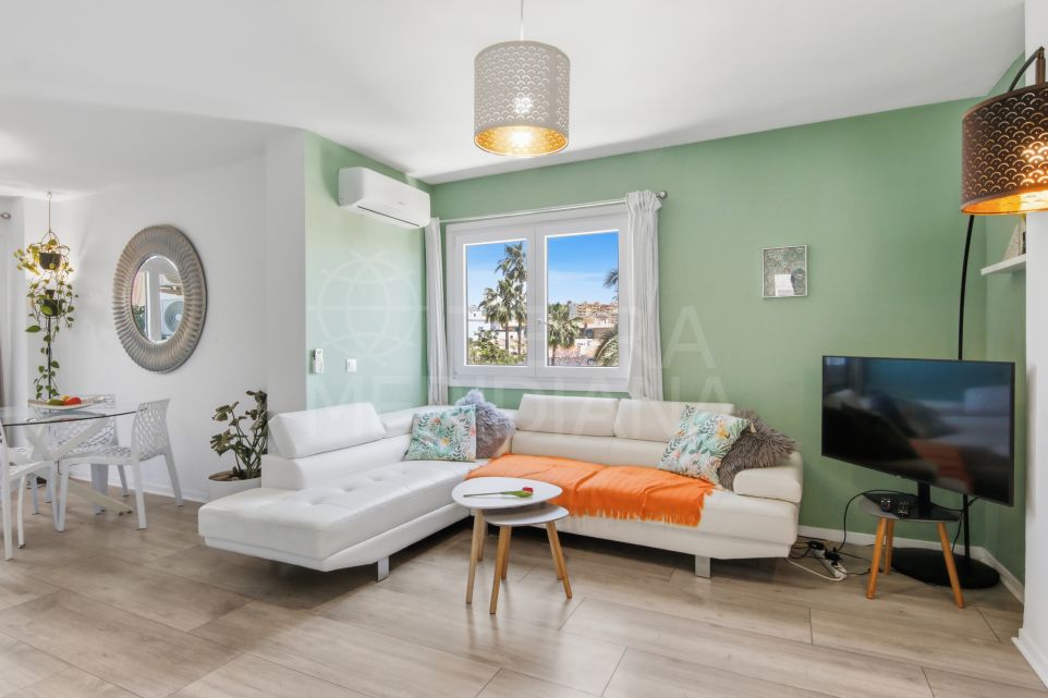 Modernised 3 bedroom apartment for sale in the heart of Estepona's Old Town