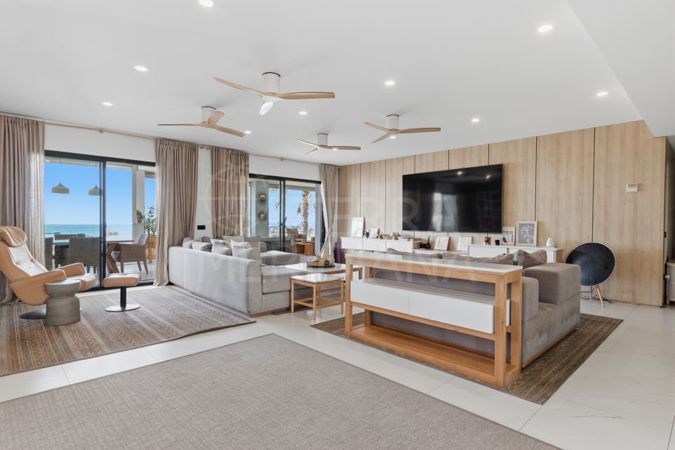 One-of-a-Kind Four-Bedroom Apartment with Expansive Terraces in Mirador de Estepona Hills
