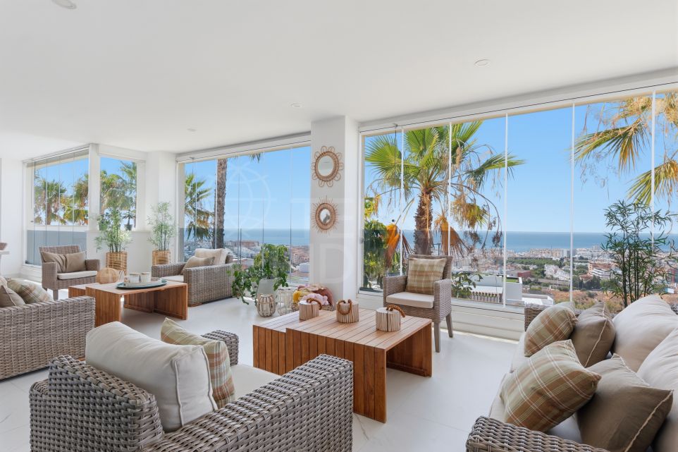 One-of-a-Kind Four-Bedroom Apartment with Expansive Terraces in Mirador de Estepona Hills
