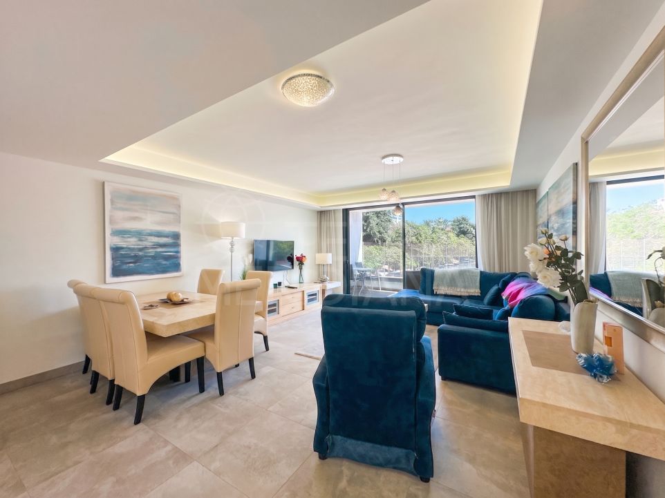 Espectacular apartamento de 3 dormitorios para alquiler de corta estancia a solo 1 minuto de la playa en Estepona