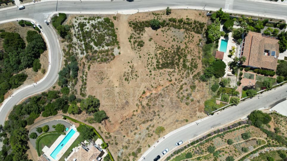 Terrain avec projet et vue mer à vendre dans l’exclusif Monte Mayor, Benahavís
