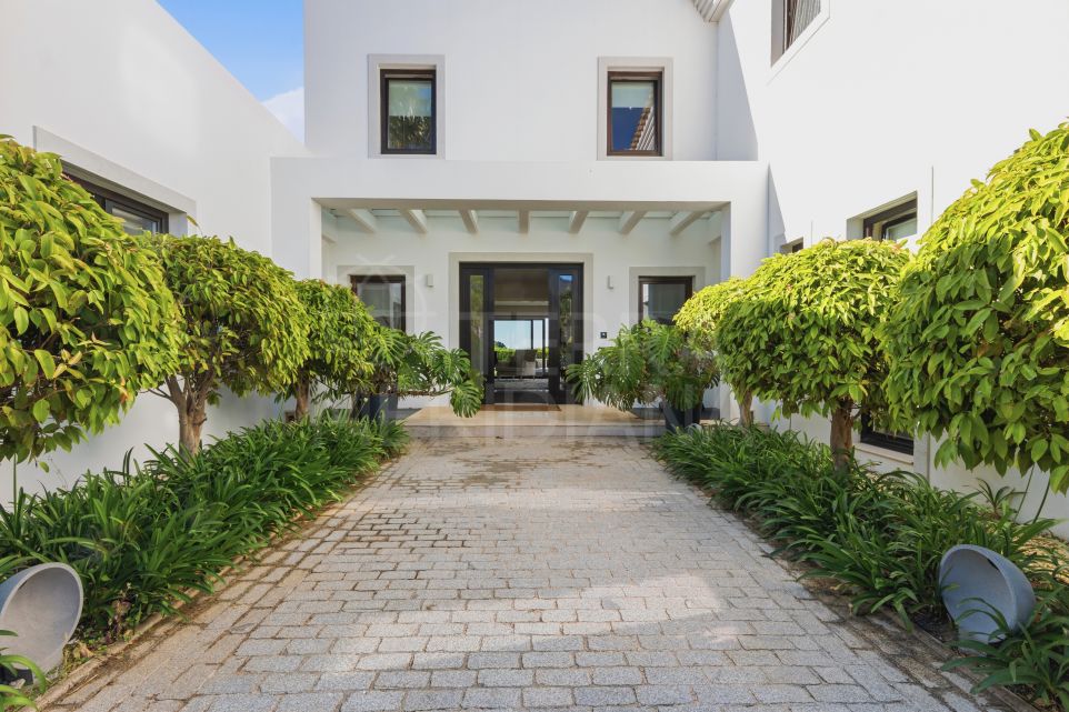 Magnificent 5 Bedroom Ultra Luxury Villa For Sale in La Zagaleta, Benahavis