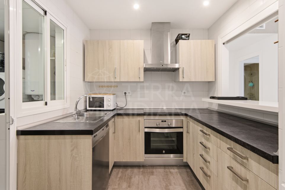 Exclusive ground floor apartment for sale in Alcazaba Beach, Estepona New Golden Mile