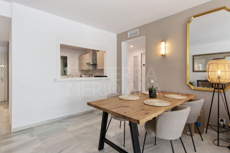 Exclusive ground floor apartment for sale in Alcazaba Beach, Estepona New Golden Mile