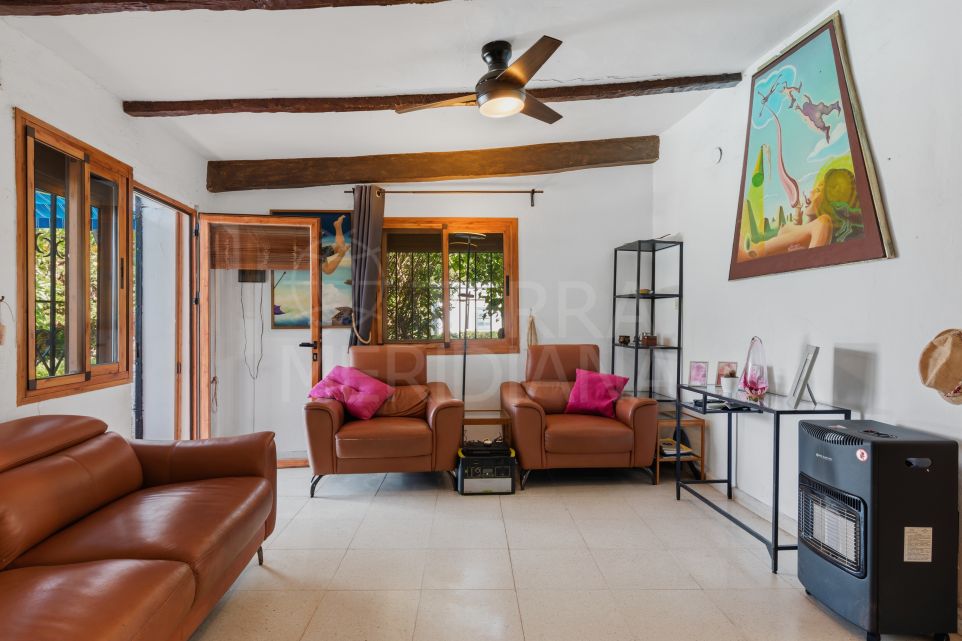 Charming Two-Bedroom Country House with Private Pool Just Minutes from Town