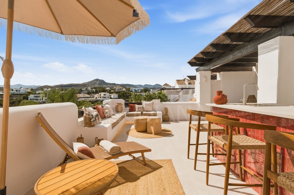Elegant Duplex Penthouse in Benahavís with Sweeping Sea, Golf & Mountain Views