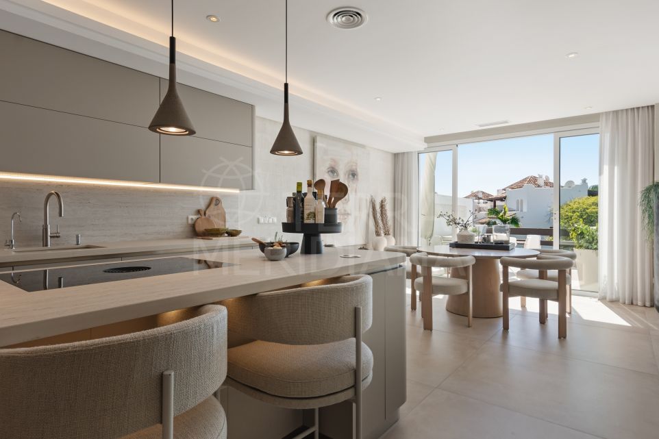 Ático dúplex de lujo exquisitamente renovado en Alcazaba Beach, Estepona